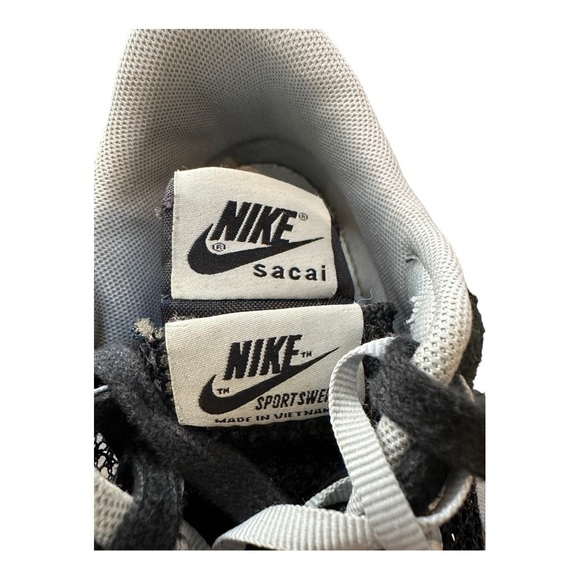 Nike Black and White Athletic Shoes - Picture 8 of 11